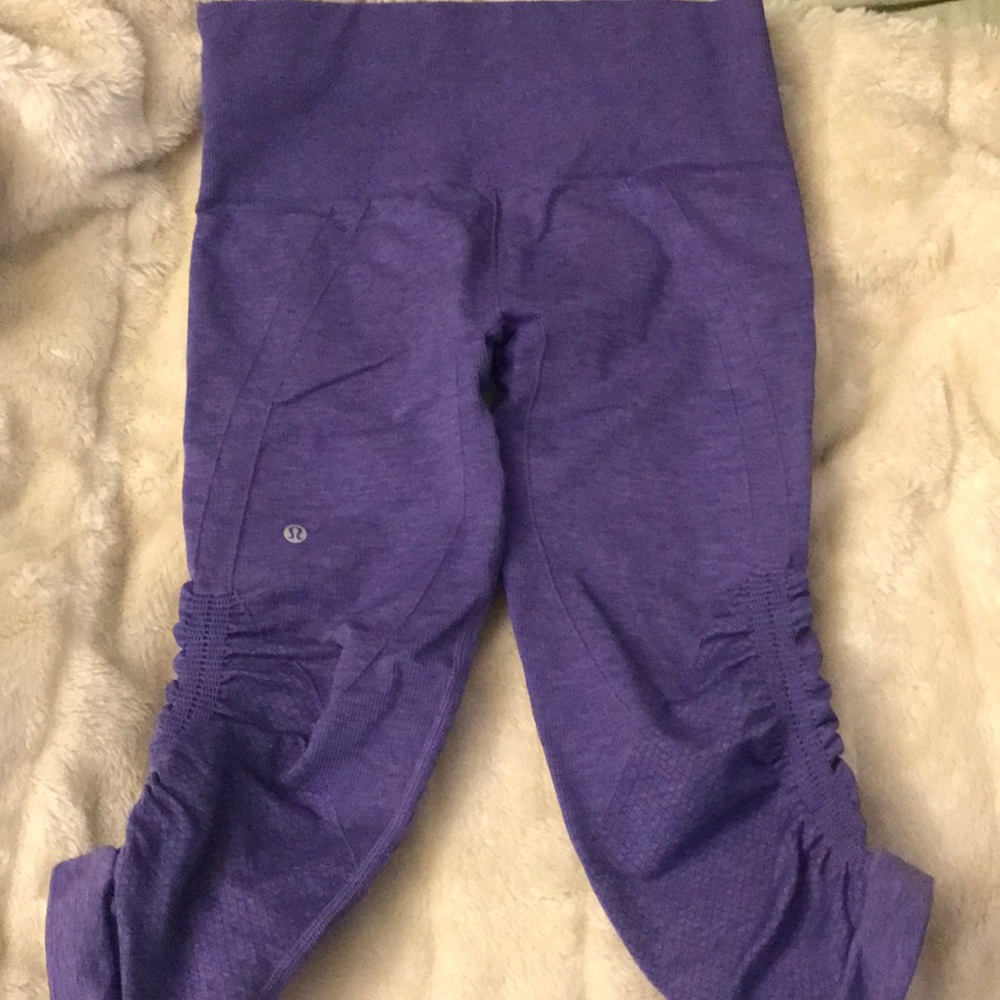 Lululemon In the Flow Crop II Iris Flower